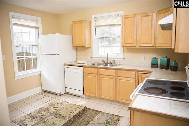 2706 Forest Dr — Photo 3