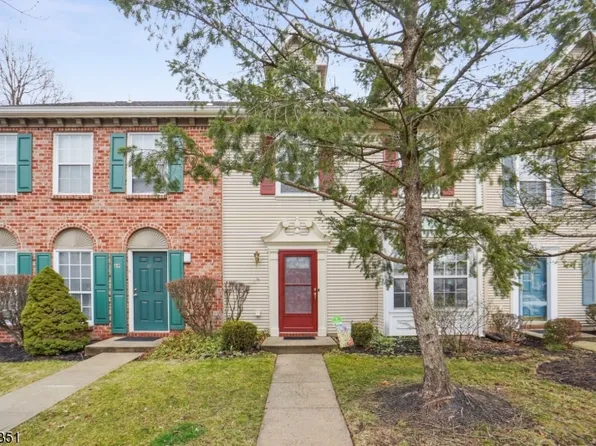 71 Chelsea Ct, Franklin Twp., NJ 08823