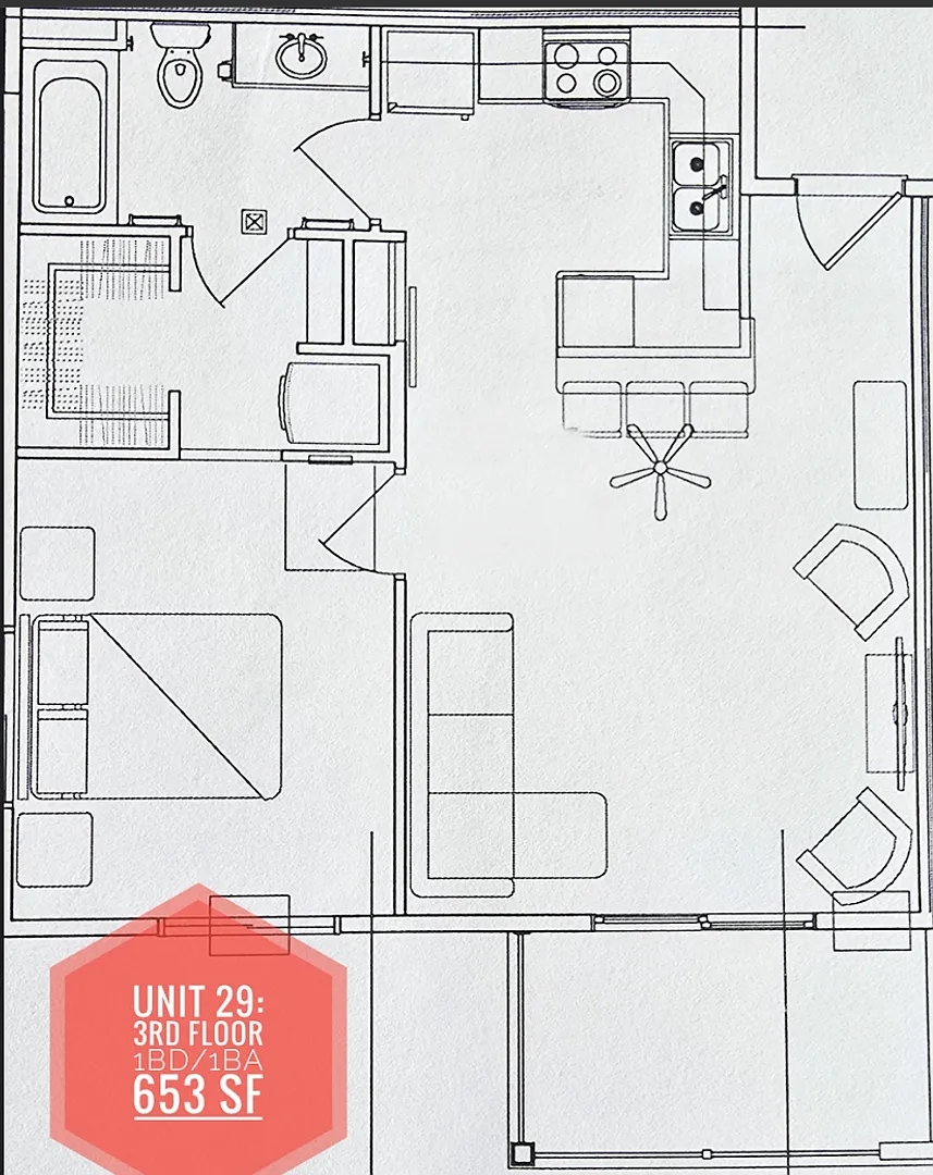 1 BD 1 BA 3rd Floor corner unit w/ wood view — Photo 4