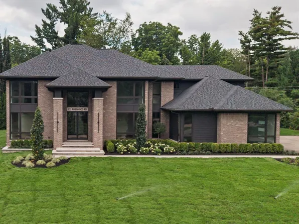 933 Robinhood Rd, Bloomfield Hills, MI 48304
