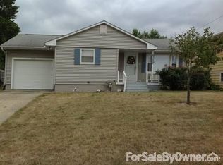 2037 Ramsey Dr, Decatur, IL 62526