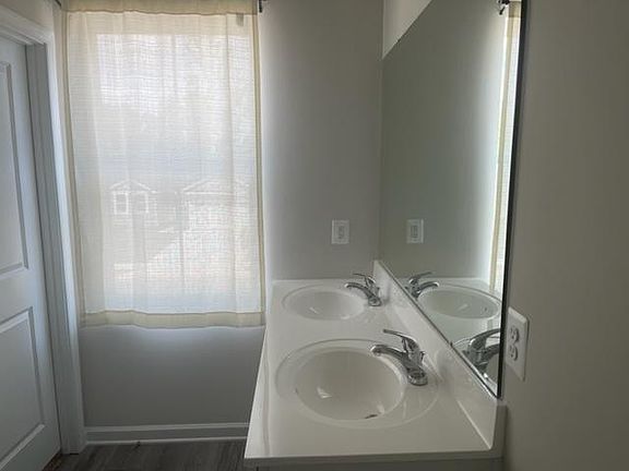 5th image of 706 Cartwell Dr