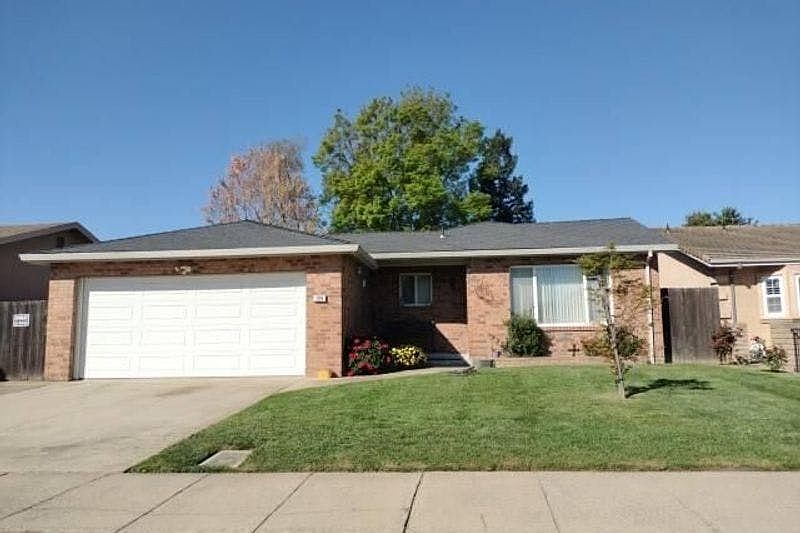1st image of 209 N Rutledge Dr