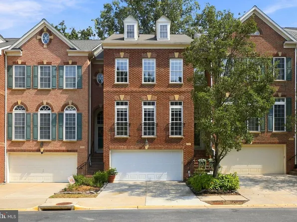 9205 Point Replete Dr, Fort Belvoir, VA 22060