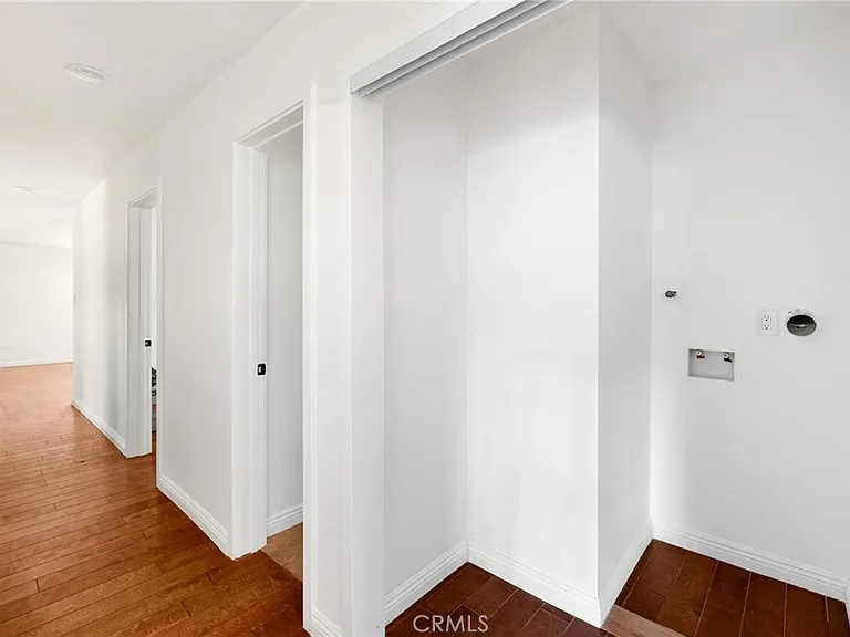 7044 White Oak Ave — Photo 15