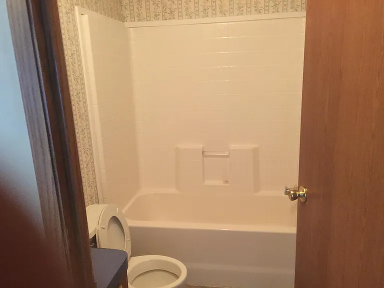 100 Farmdale Dr — Photo 13