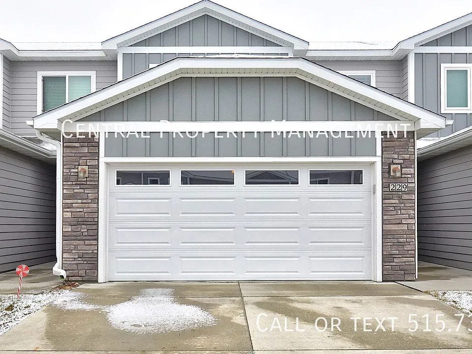 245 NW Greenwood Pl