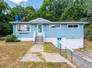 20 Carol Dr, Uncasville, CT 06382