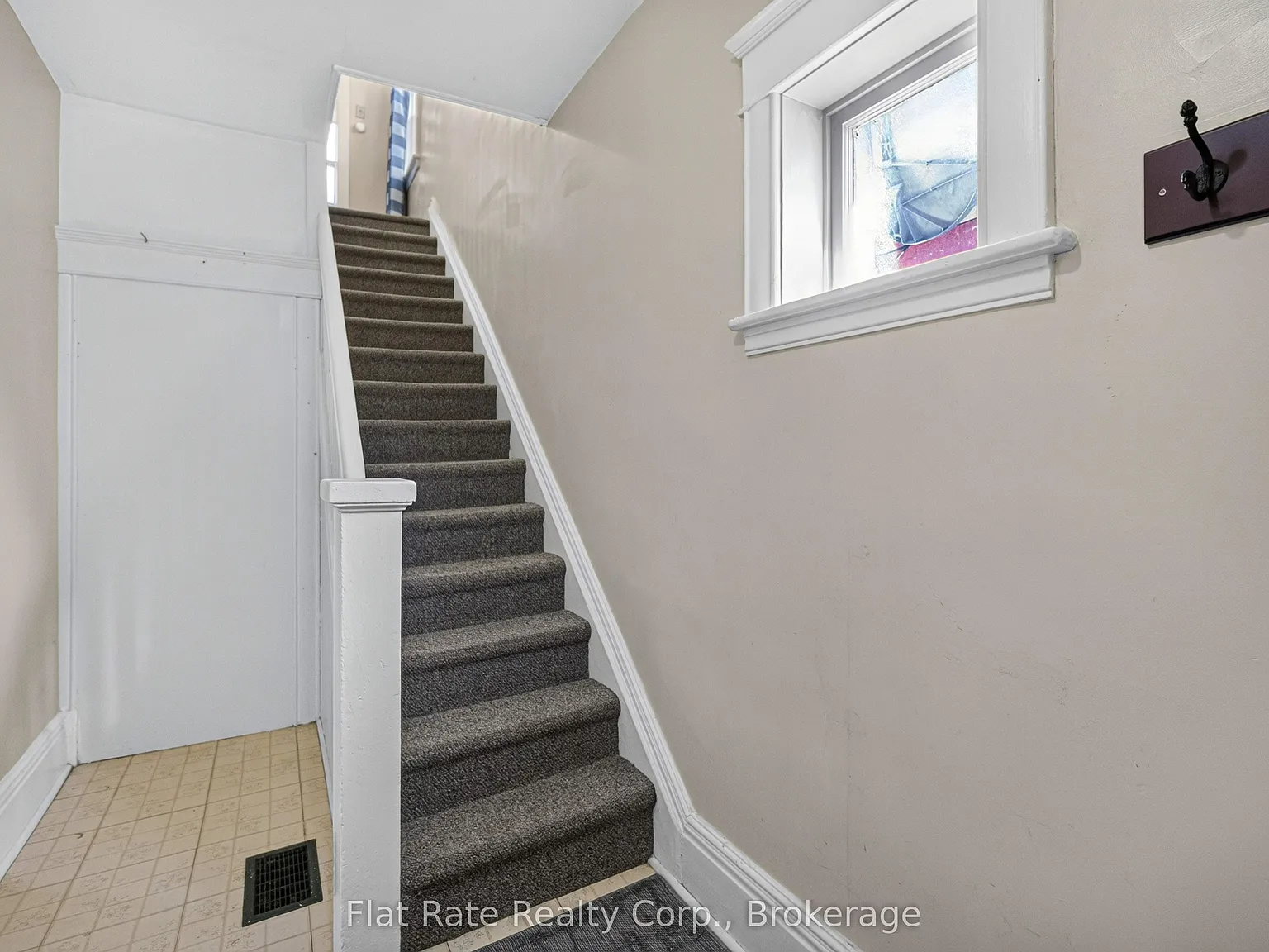 1 bed, $1,300 — Photo 2