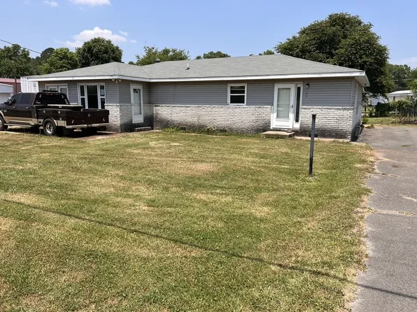 106 Shasteen St, Estill Springs, TN 37330