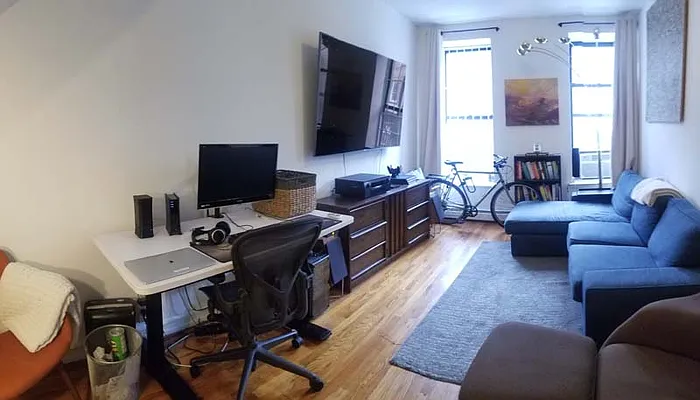 Rented by Metropolitan Realty | media 13