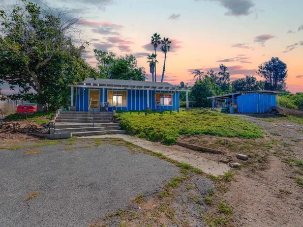 1160 Tower Dr, Vista, CA 92083