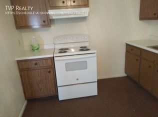 1102 E Erie Ave APT 9, Lorain, OH 44052