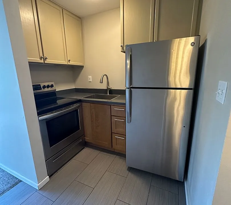 Mercer Crest Apartments