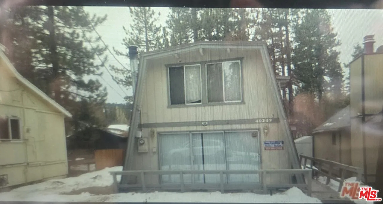 2 bed, 1.5 bath, 1000 sqft, $1,699 — Photo 1