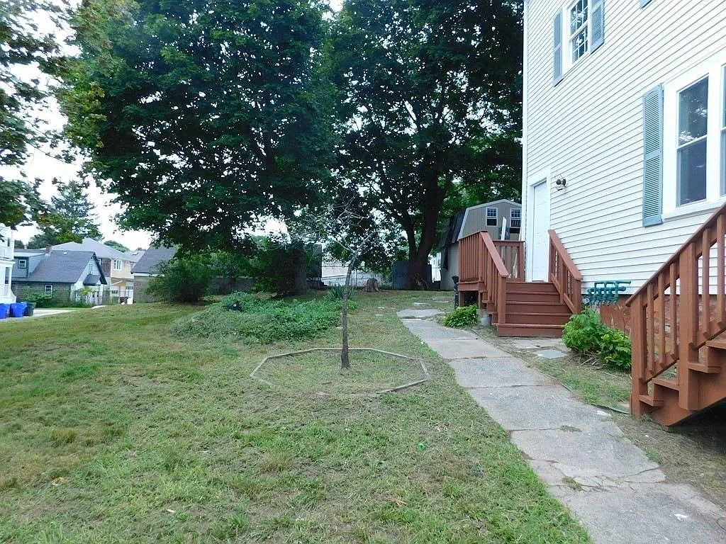 951 Rodman St — Photo 2
