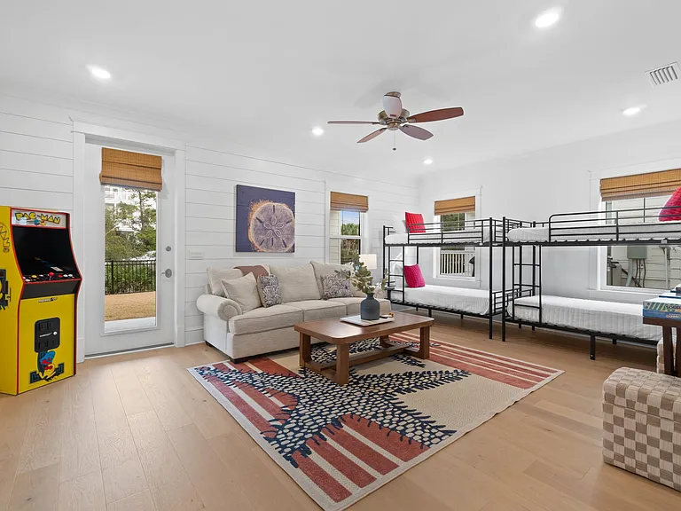 49 Seaboard Ln — Photo 50