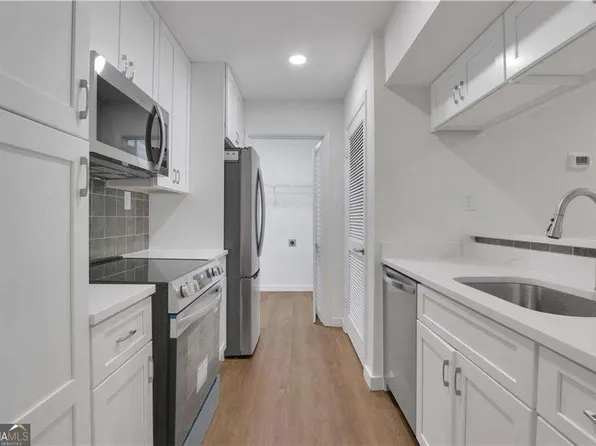 122 Tuxworth Cir, Decatur, GA 30033