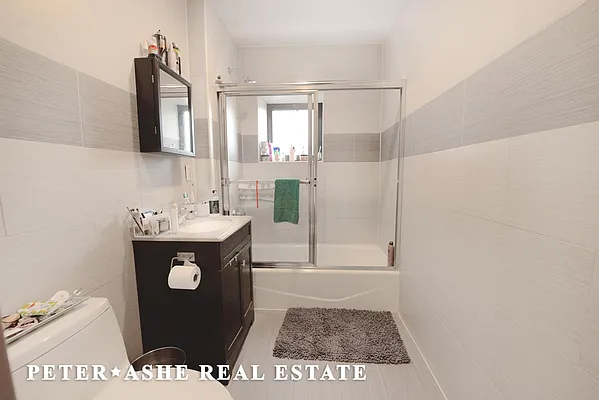 Rented by Peter Ashe | media 24