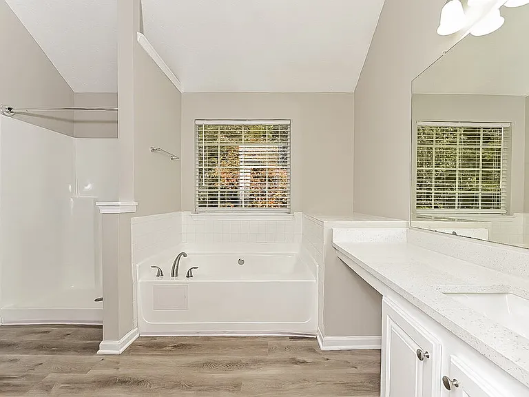 7423 Garnet Dr — Photo 10