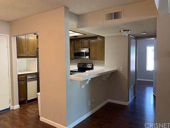 4th image of 21500 Califa St Unit 117
