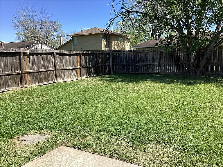 15831 Bazelbriar Ln — Photo 13