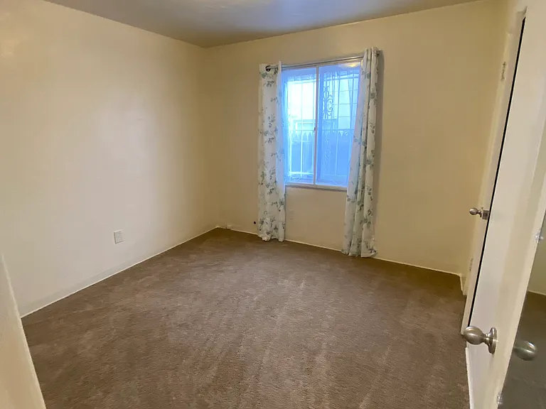 1640 Columbia Dr SE — Photo 8