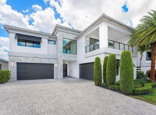 Maldives Model, Boca Raton, FL 33496