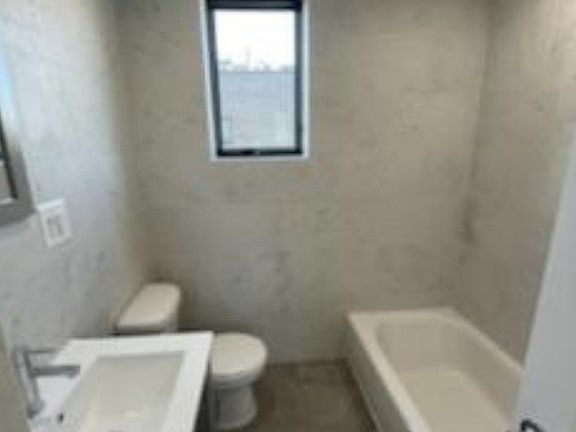 4th image of 148 Bay 49 St Floor 3