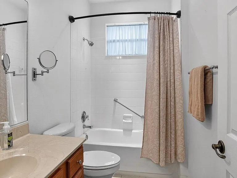 8525 SW 86th Ter — Photo 30