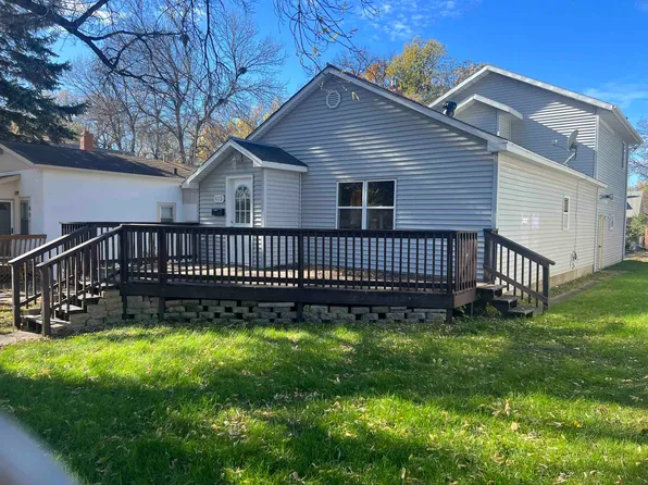 623 11th St NE, Minot, ND 58703