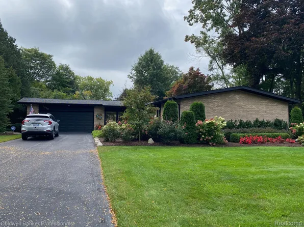 2619 Cheswick Dr, Troy, MI 48084