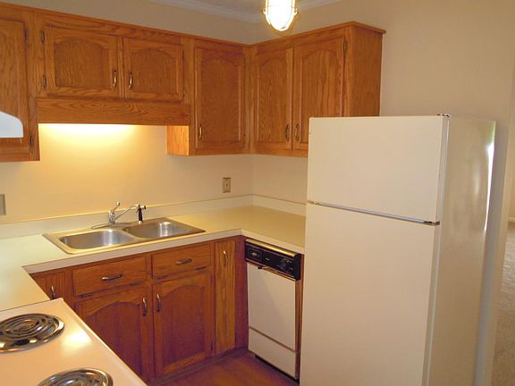 kitchen with dishwasher and refrigerator
