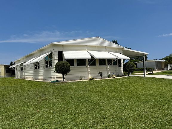 2nd image of 8093 SE Saratoga Drive