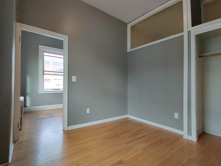 111 College St #4C — Photo 4
