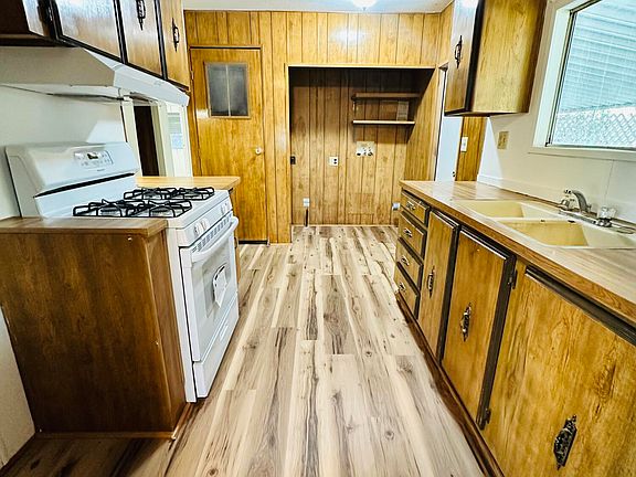 3rd image of 314 N Albert Avenue #101