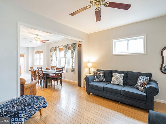 4th image of 7433 Rockwell Ave