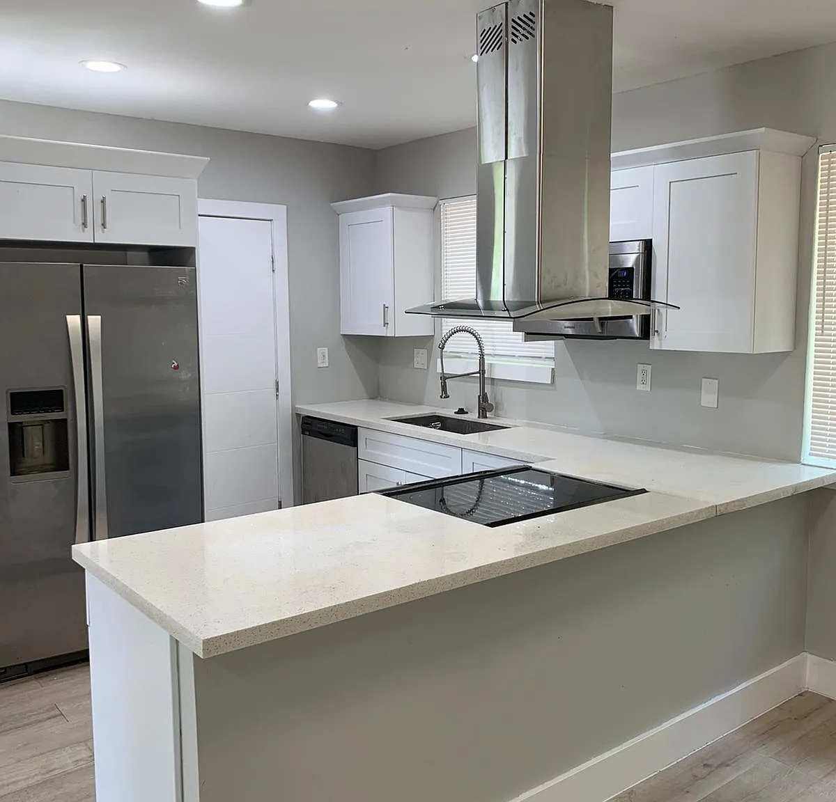 2 bed, 1.0 bath, 950 sqft, $2,400 — Photo 1