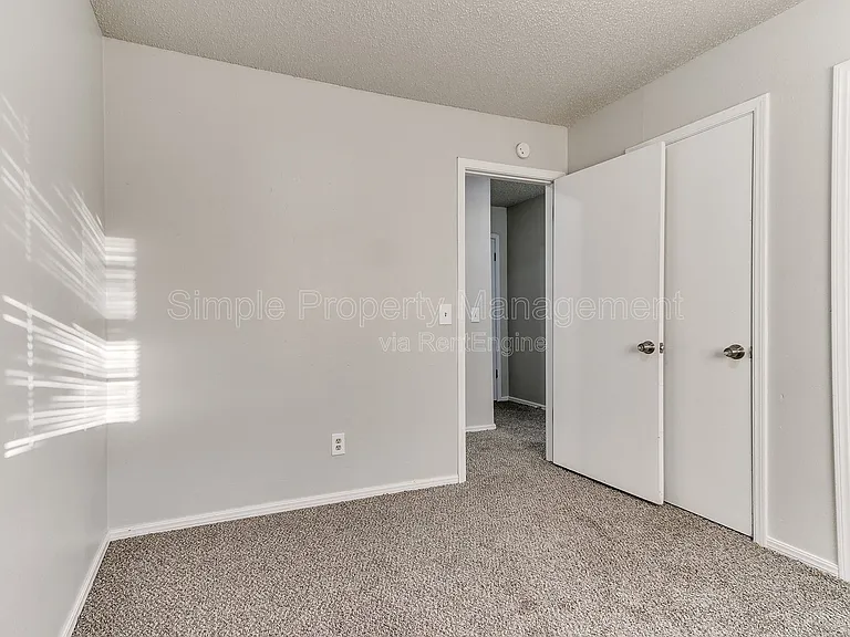 8510 Candlewood Dr — Photo 16