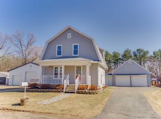 33 Mohegan Ave, Springfield, MA 01151