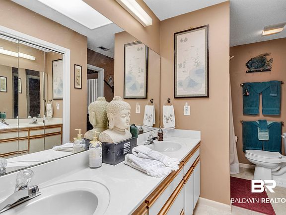4th image of 8606 Bay View Dr