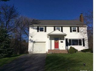 212 Newfield Rd, Syracuse, NY 13214