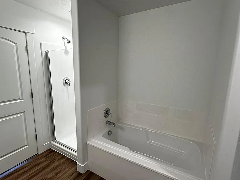 932 N Olson Dr — Photo 17