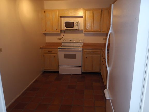 4th image of 1255 N Sterling Ave Unit 115
