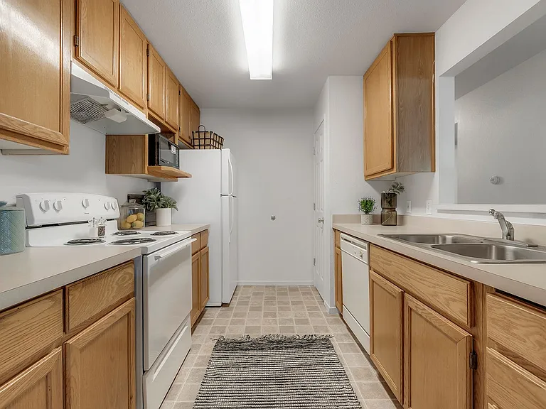 Mission Ranch Apartments — Photo 41