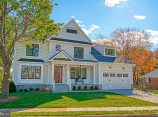 6716 31st St N, Arlington, VA 22213