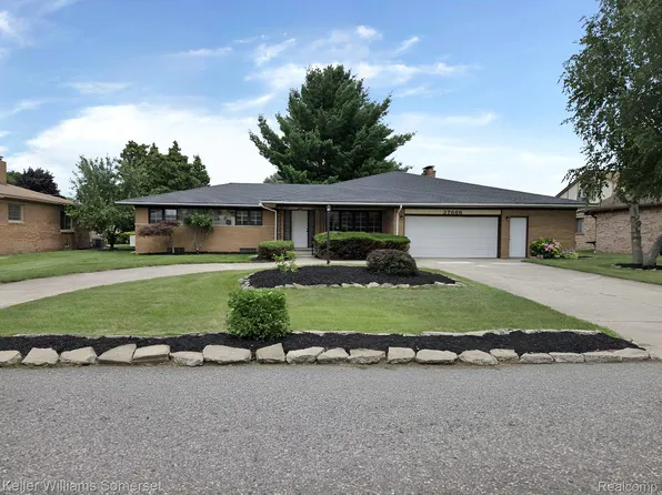 37666 Brookwood Dr, Sterling Heights, MI 48312
