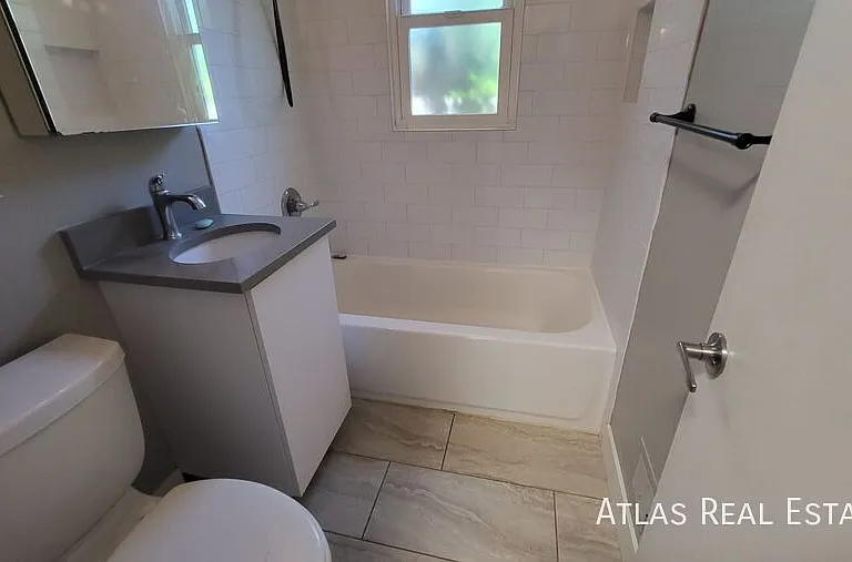 2703 S Hooker St — Photo 6