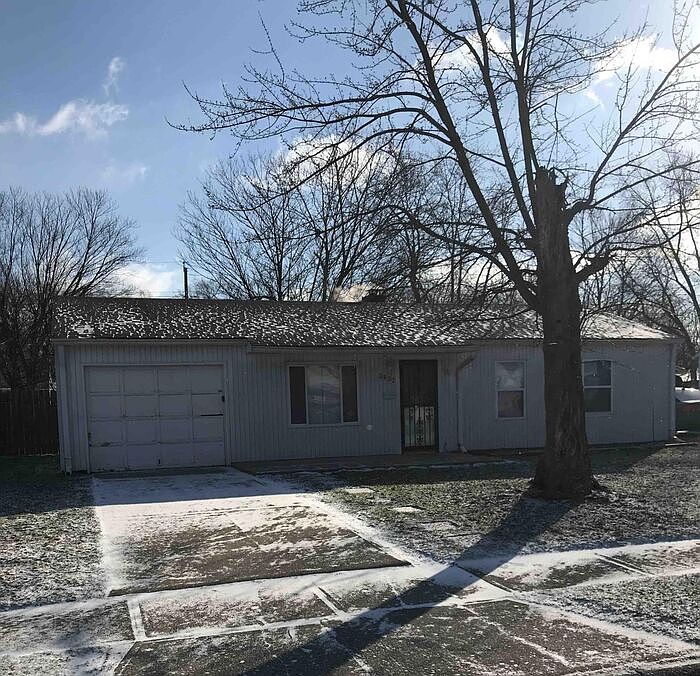 1st image of 3637 Welch Dr