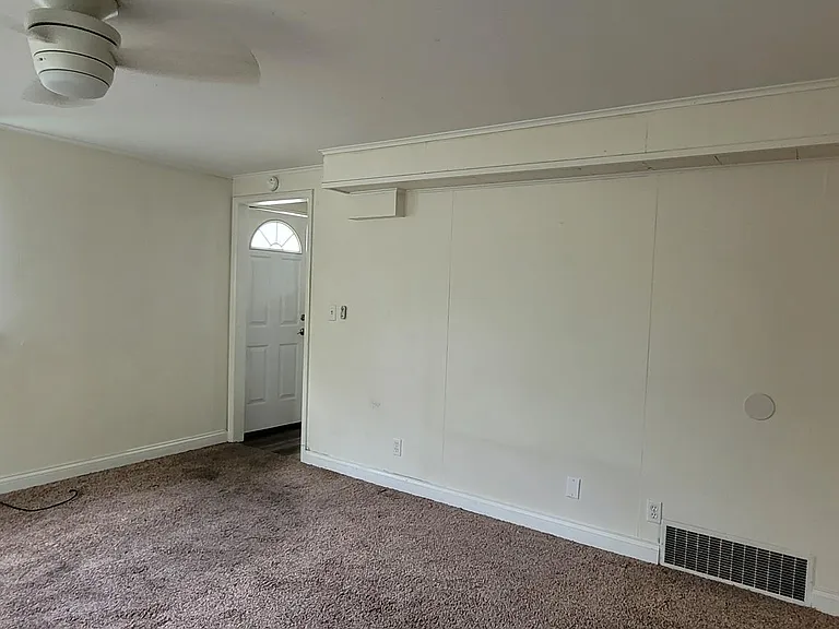 401 S Eason Dr #A — Photo 8